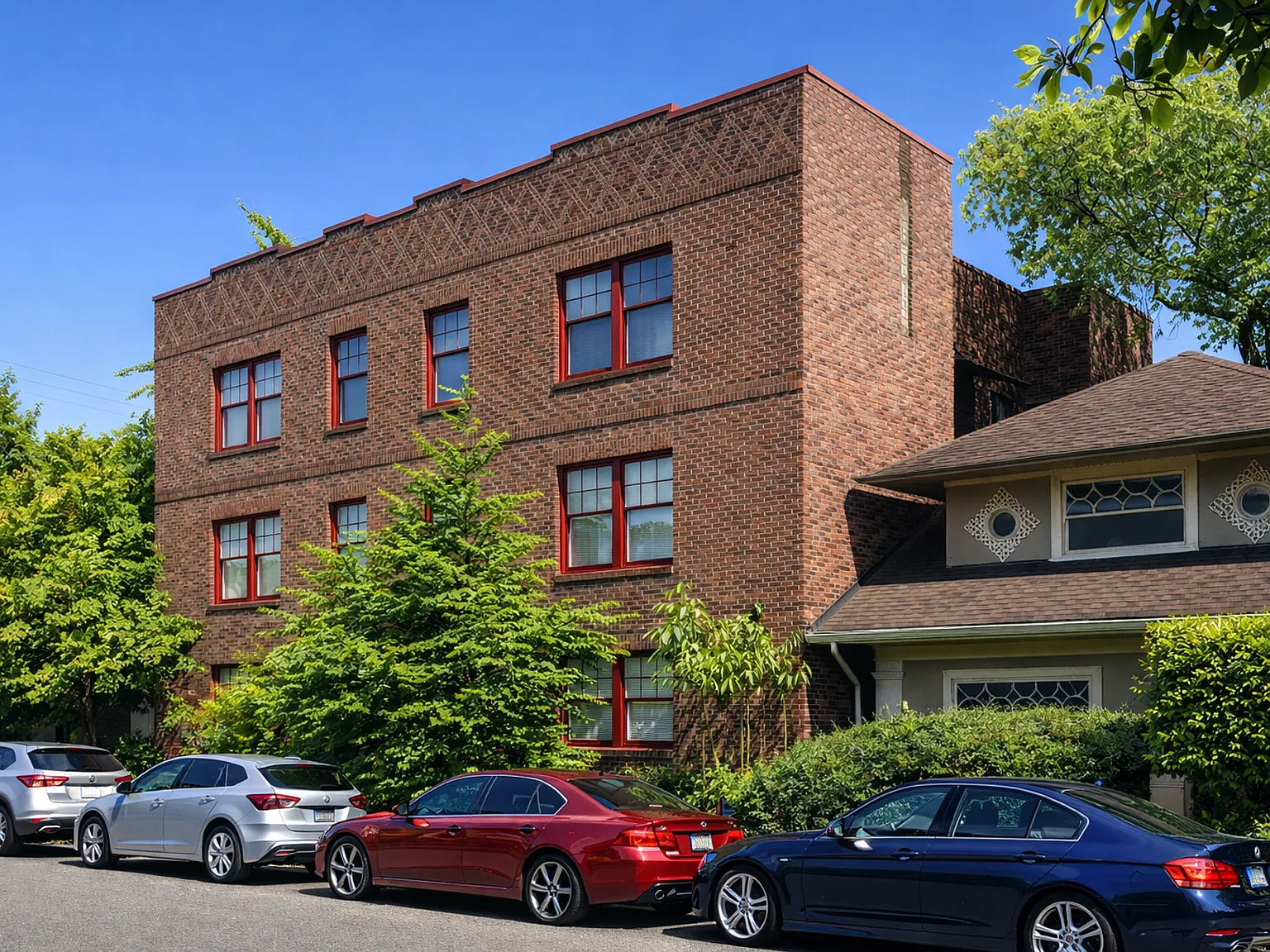 Huntington Arms - Located on the west slope of Capitol Hill — Photo 2