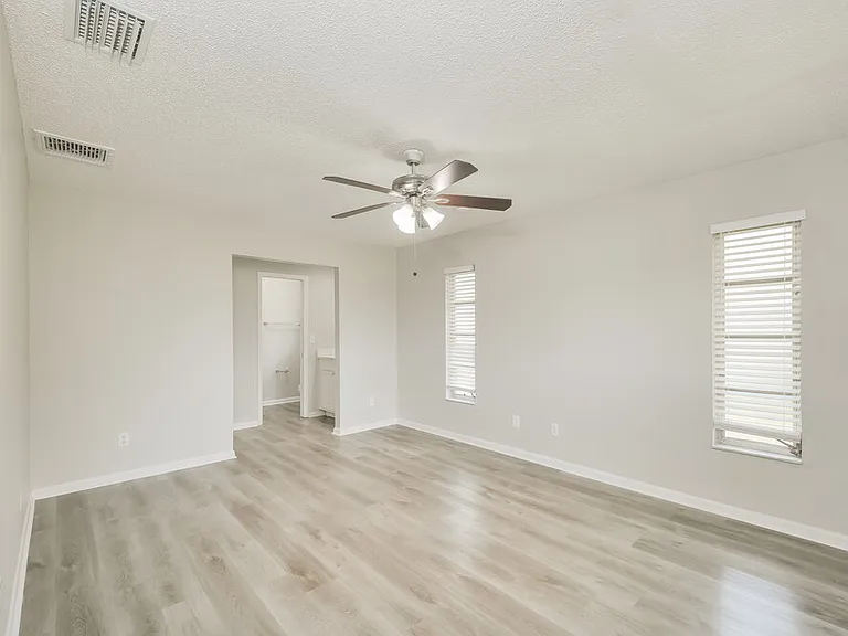 4336 Country Club Blvd — Photo 9