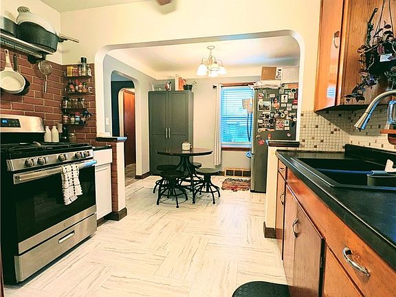 3rd image of 3309 Lincoln Ave
