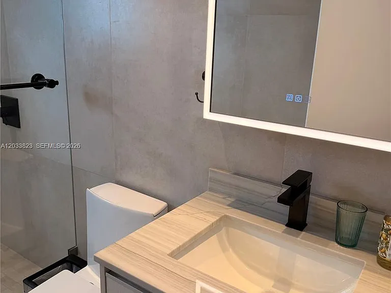 360 NW 40th St — Photo 16