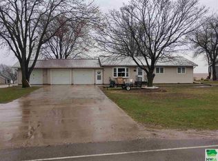 495 Maple St, Ireton, IA 51027