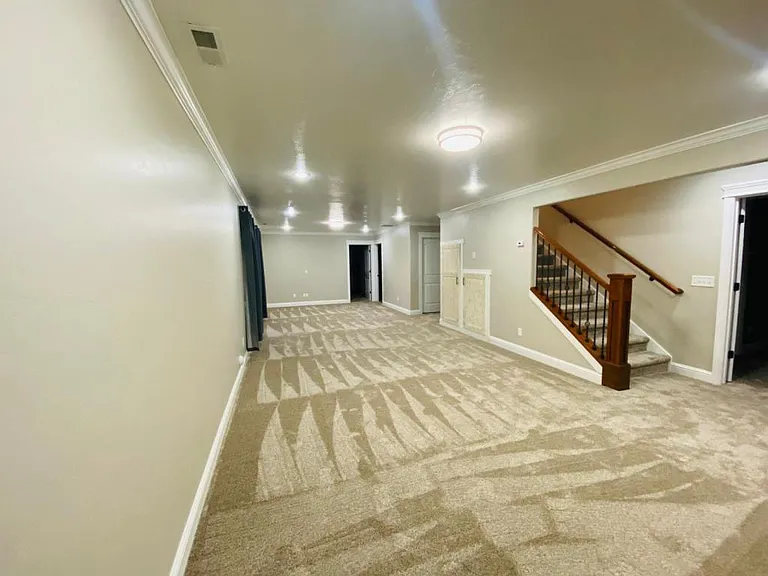 708 Emma Ct — Photo 19