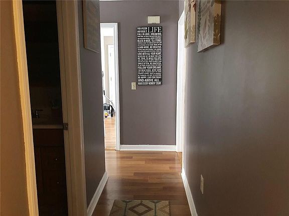 5th image of 42 Garden Ave