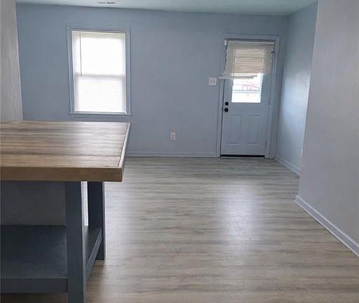 4th image of 714 Grove St