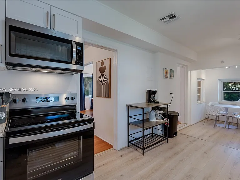 820 SW 26th Rd — Photo 9