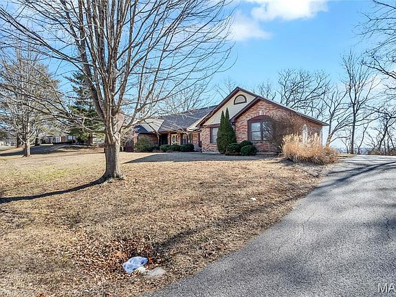 4th image of 3439 Bluff View Dr