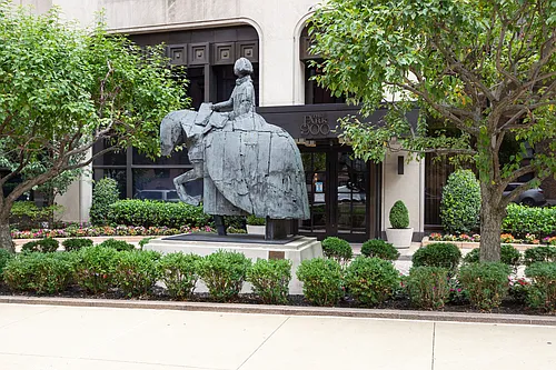 900 Park Ave #15B Photo 1