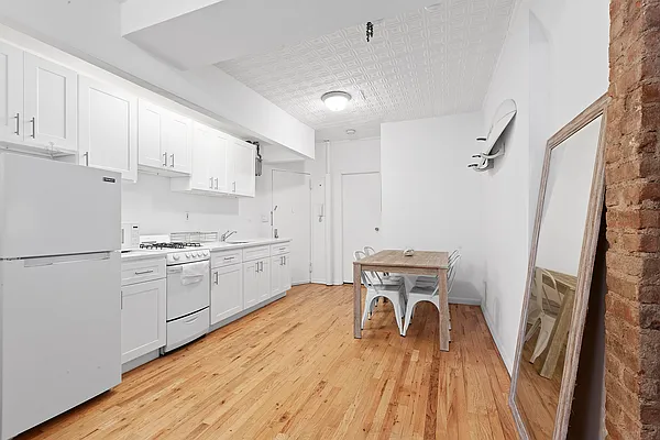 Rented by Corcoran | media 32