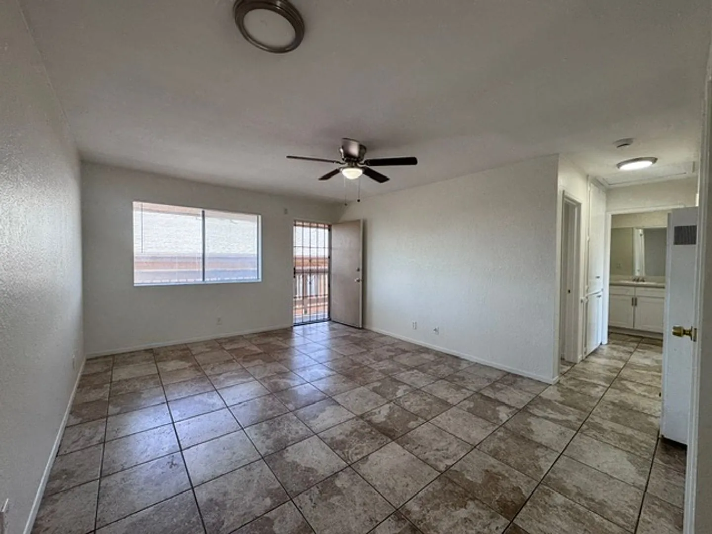1511 Freeman Ave — Photo 2