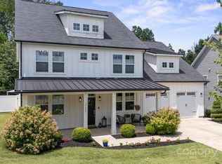 17423 Summers Walk Blvd, Davidson, NC 28036