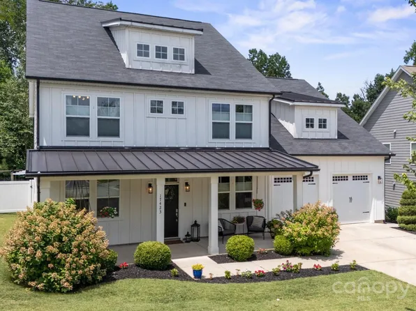 17423 Summers Walk Blvd, Davidson, NC 28036