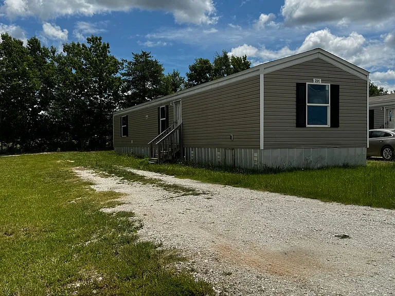 254 Amanda Ln — Photo 10