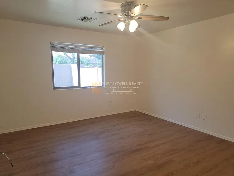 3133 W Huntington Dr — Photo 7