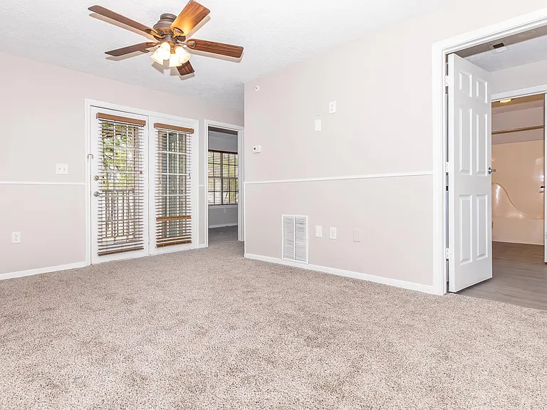 Residence at Piney Shores — Photo 27