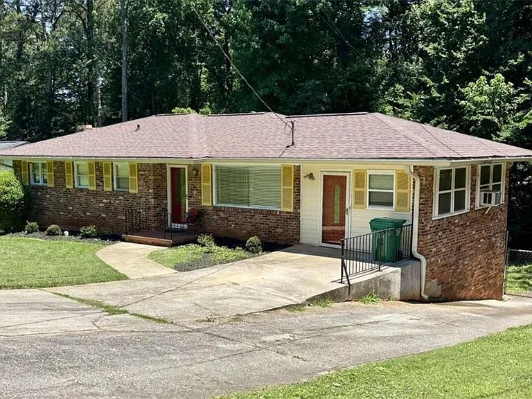 2712 Sherlock Dr #B — Photo 1