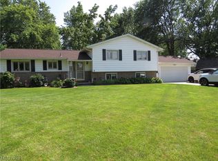 5227 Clovelly Dr, Lorain, OH 44053