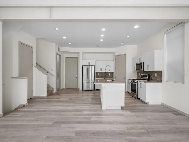 4015 Fenton Ct — Photo 11