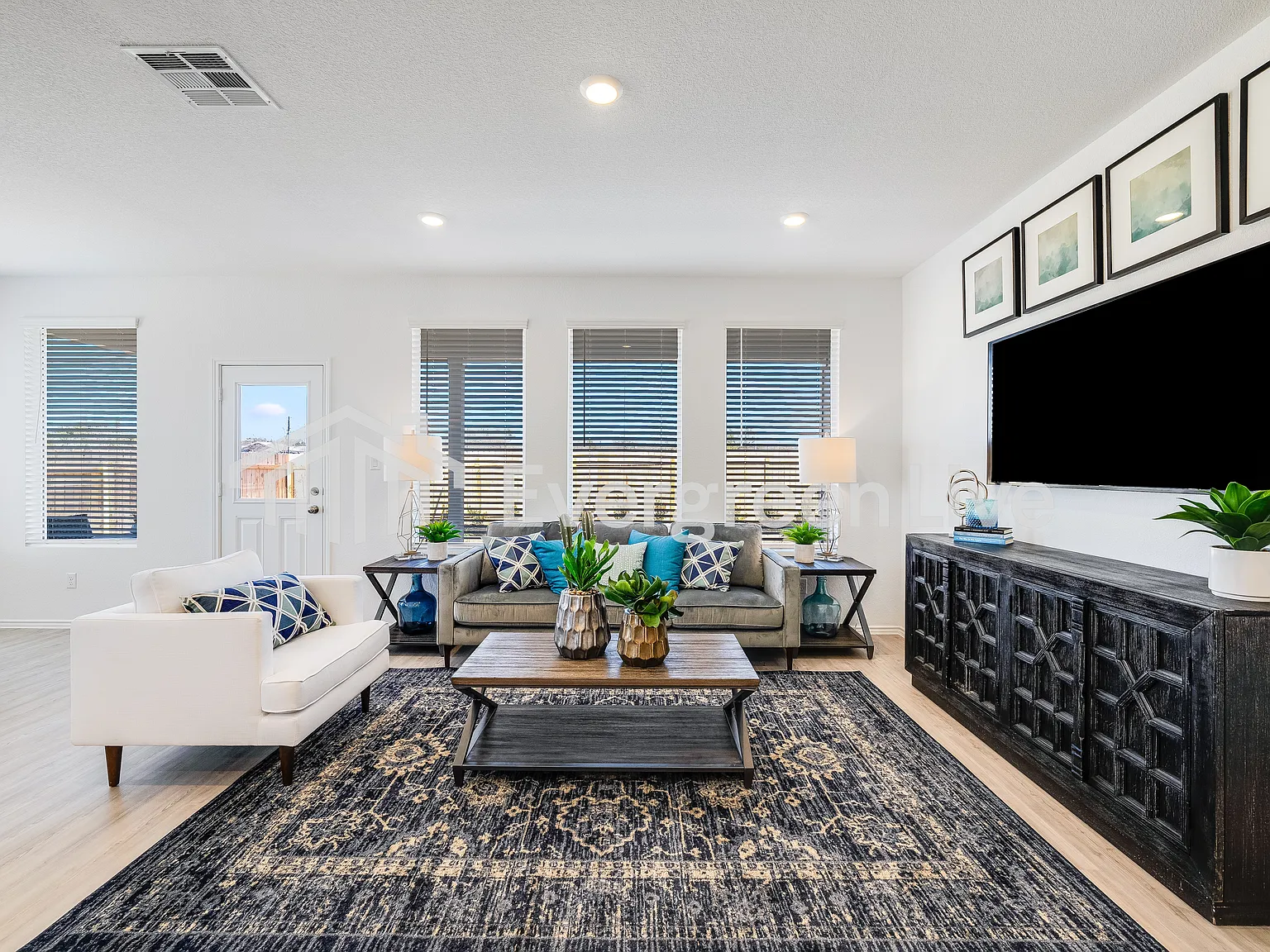 4 bed, 2.0 bath, 2083 sqft, $2,245 — Photo 4
