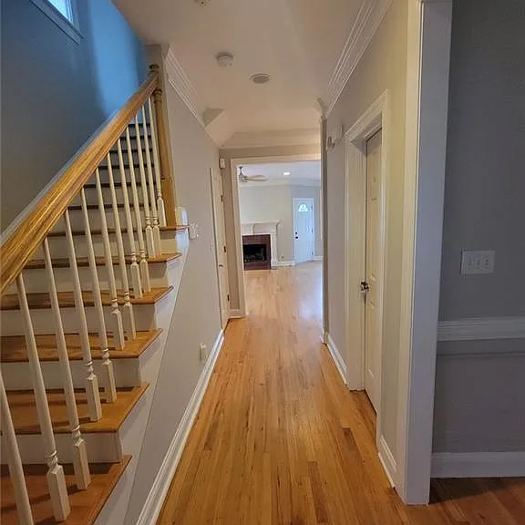 51 Little St SE — Photo 4