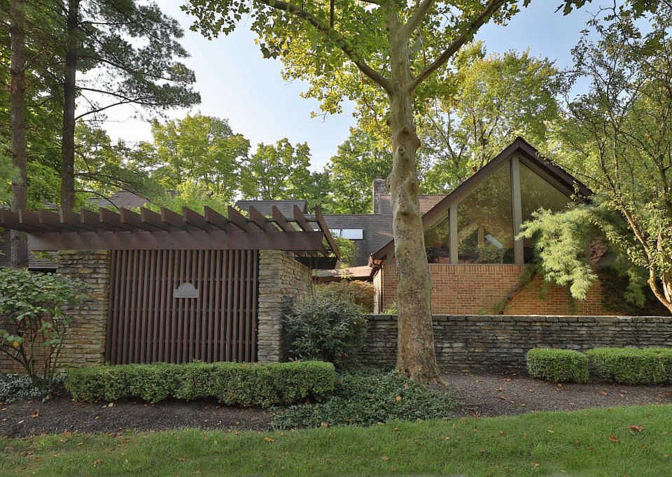 1st image of 151 Whieldon Ln #9