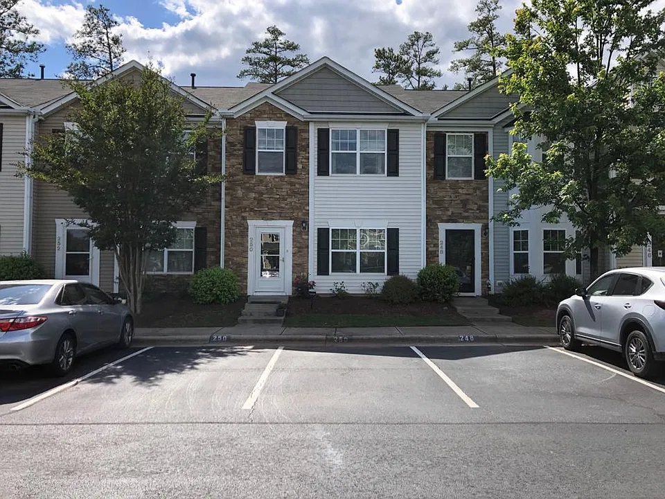 250 Hampshire Downs Dr