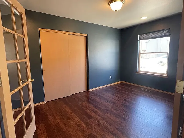 1721 Angela St — Photo 9