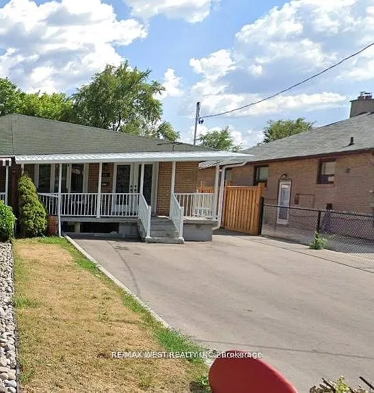4 bed, $2,950 — Photo 1