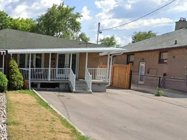 25 Coronado Ct, Toronto, ON M9M 1S6