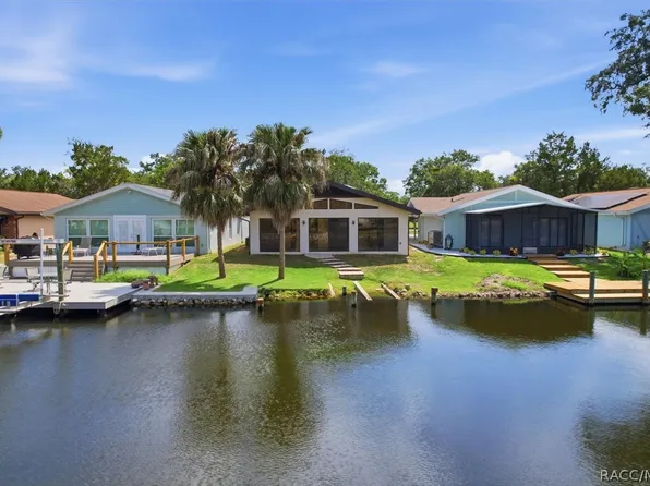 11621 W Riverhaven Dr, Homosassa, FL 34448