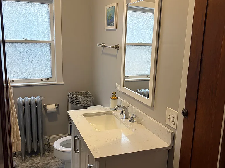 2452 N Hamlin Ave #2 — Photo 9