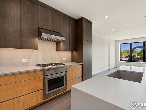 5th image of 205 E 6th St #303