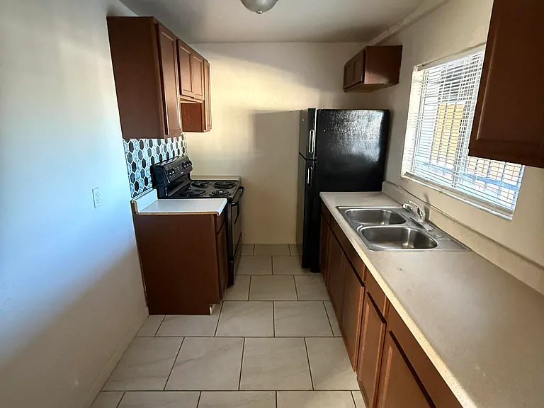 365 W 33rd St #A — Photo 7