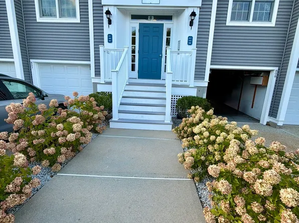 700 Shore Dr Unit 808, Fall River, MA 02721