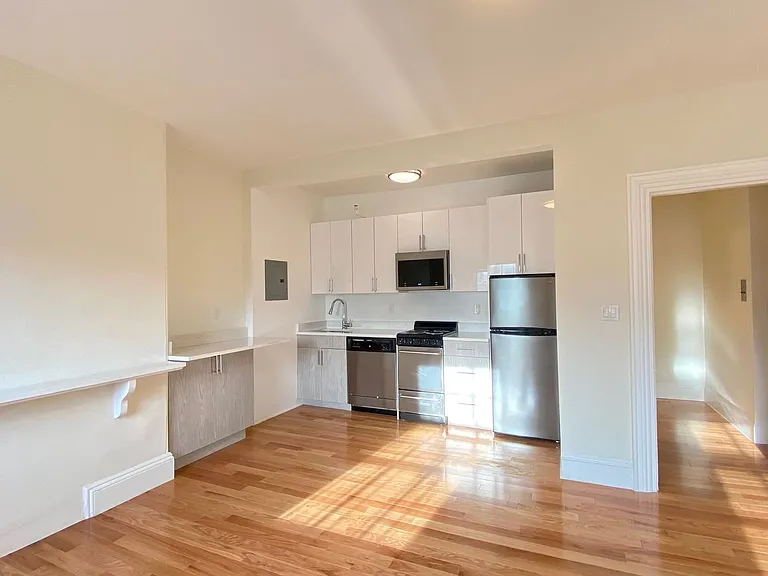92 Charles St #5 — Photo 1