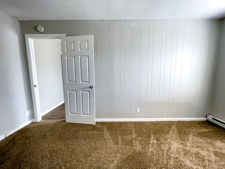 Preleasing For August! Close To Campus — Photo 9