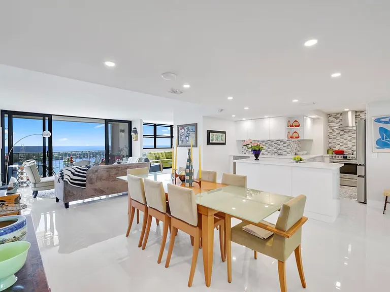 5600 N Flagler Dr #2509 — Photo 2