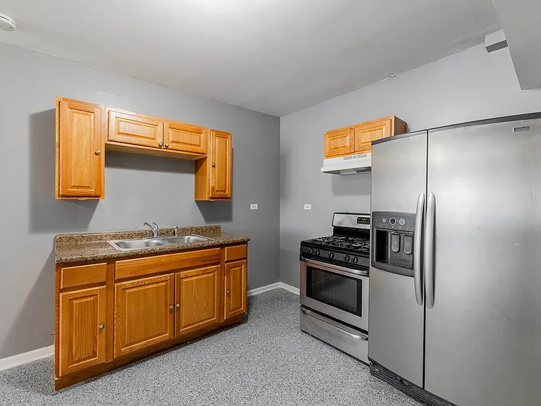 1038 N Harding Ave #2 — Photo 7