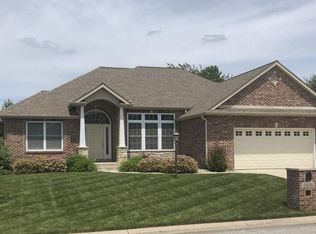 13121 Fountain Ct, Granger, IN 46530