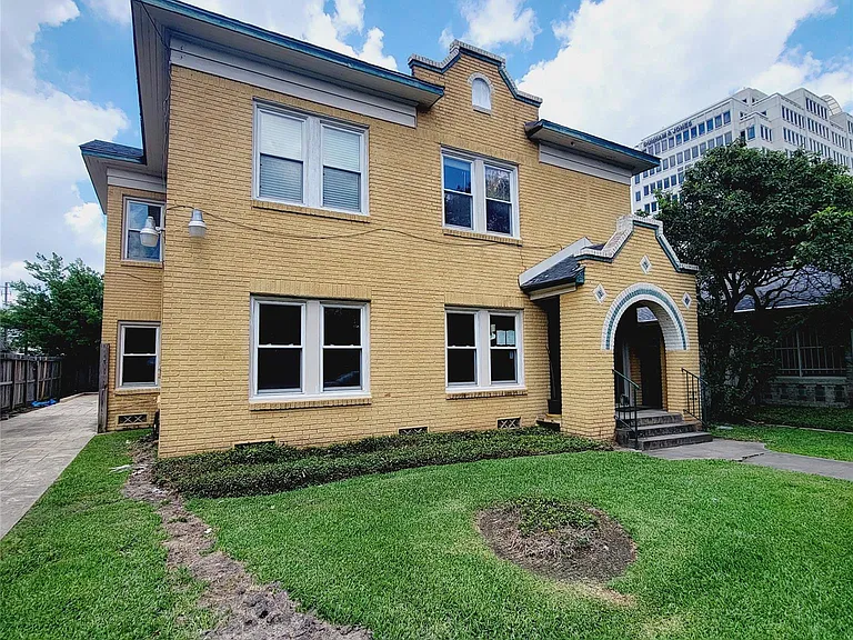 2408 Huldy St — Photo 2