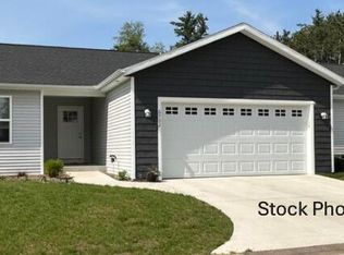 729 Heritage Woods Ln, Paw Paw, MI 49079