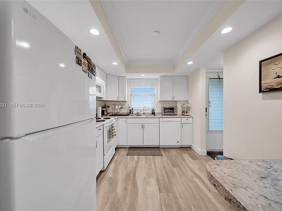 5th image of 4613 SE 5th Ave APT 210