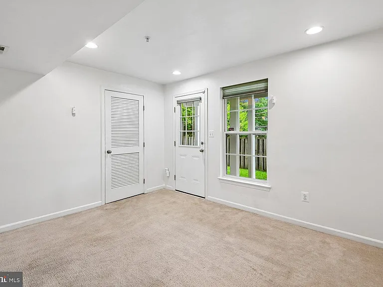 9457 Birdhouse Cir #40 — Photo 53