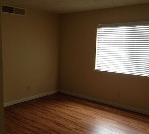 2nd image of 1619 G St APT 08