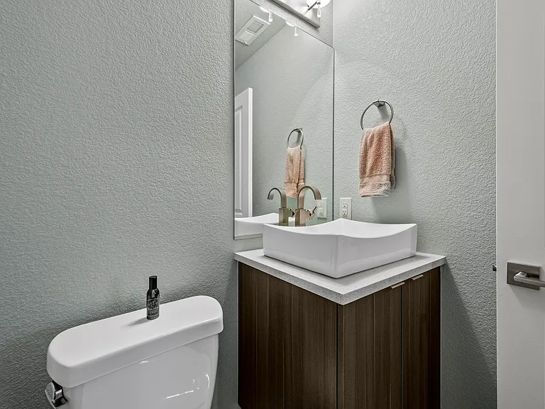 1821 Irving St #104 — Photo 9