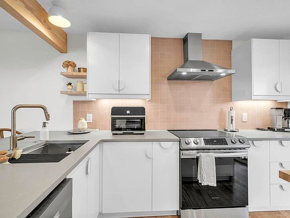 2nd image of 4286 Greenbriar Blvd