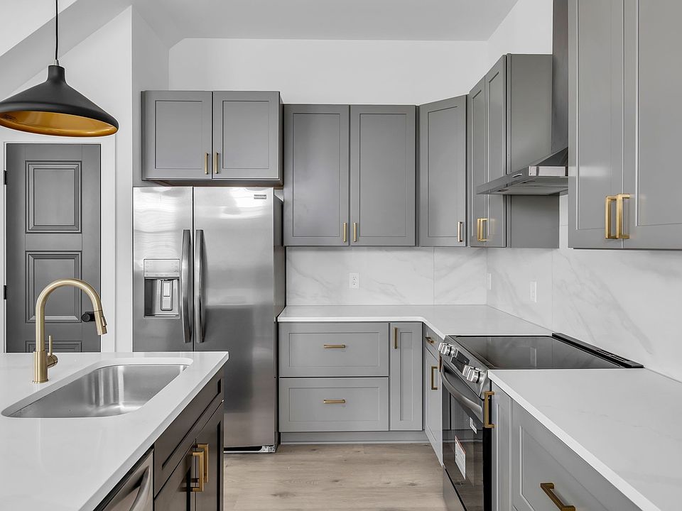 1st image of 2110 11th Ave N #B