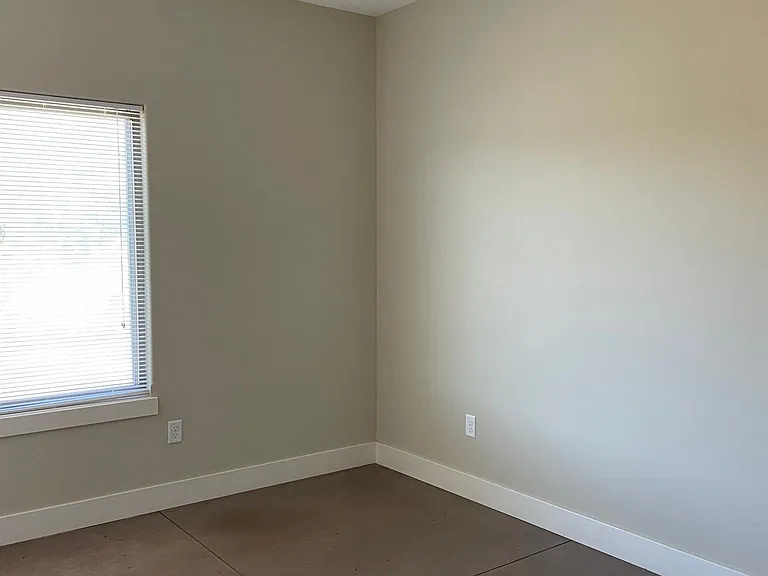 4827 N Hillside Ct — Photo 12