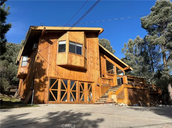 16421 Grizzly Dr, Pine Mountain Club, CA 93222