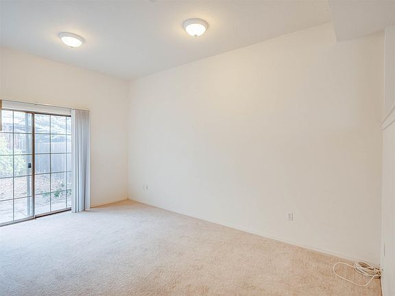 3rd image of 66 Loma Vista Dr
