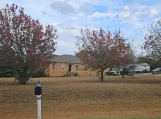 192 Lucas Rd, Cochran, GA 31014